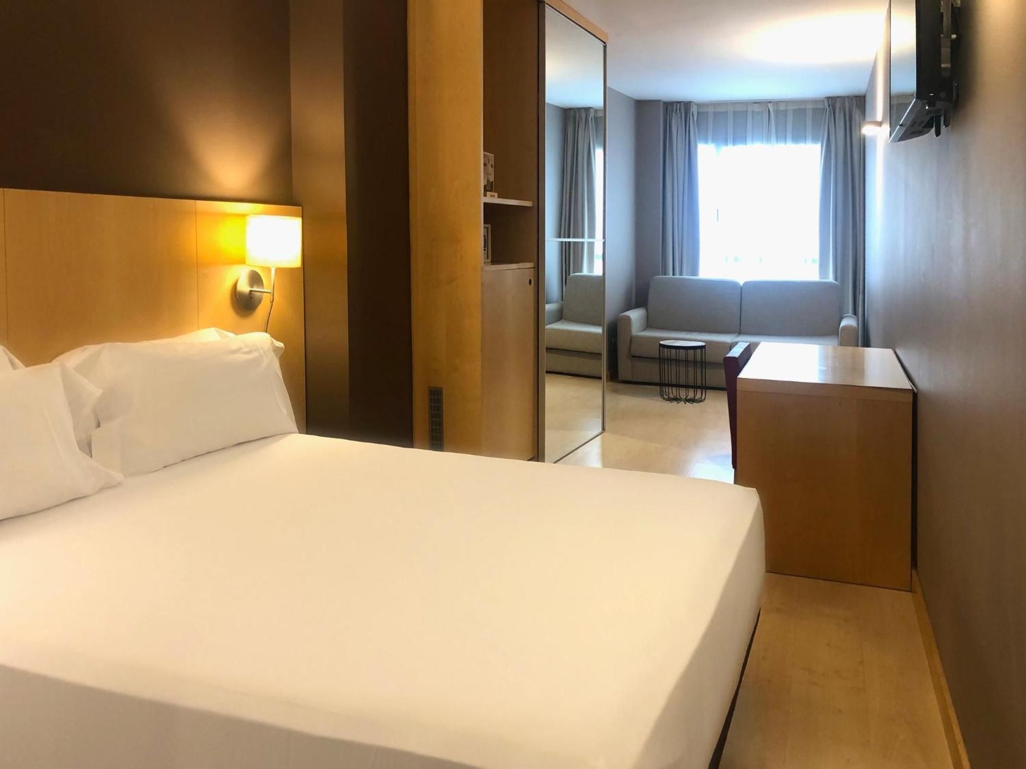 Hotel Sercotel Portales Logrono Bagian luar foto