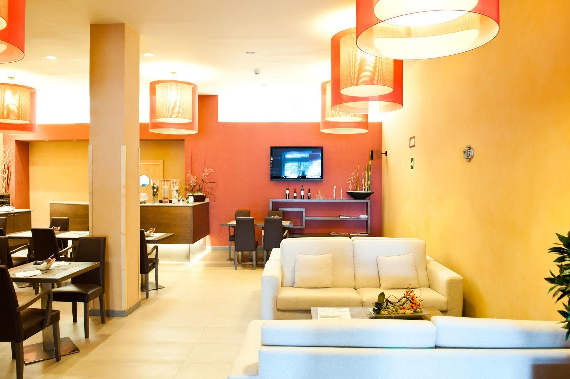 Hotel Sercotel Portales Logrono Restoran foto